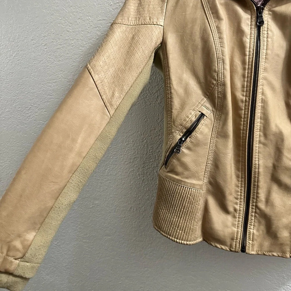 Guess Women'sJacket SmallFaux Leather Full ZipMotorcycleJacket PRICE DROP❤️ - Picture 2 of 8
